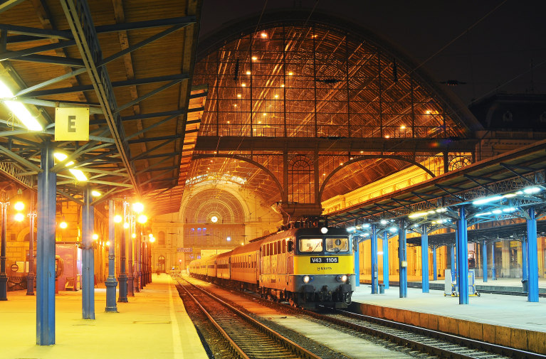 MAV_intercity_night_train