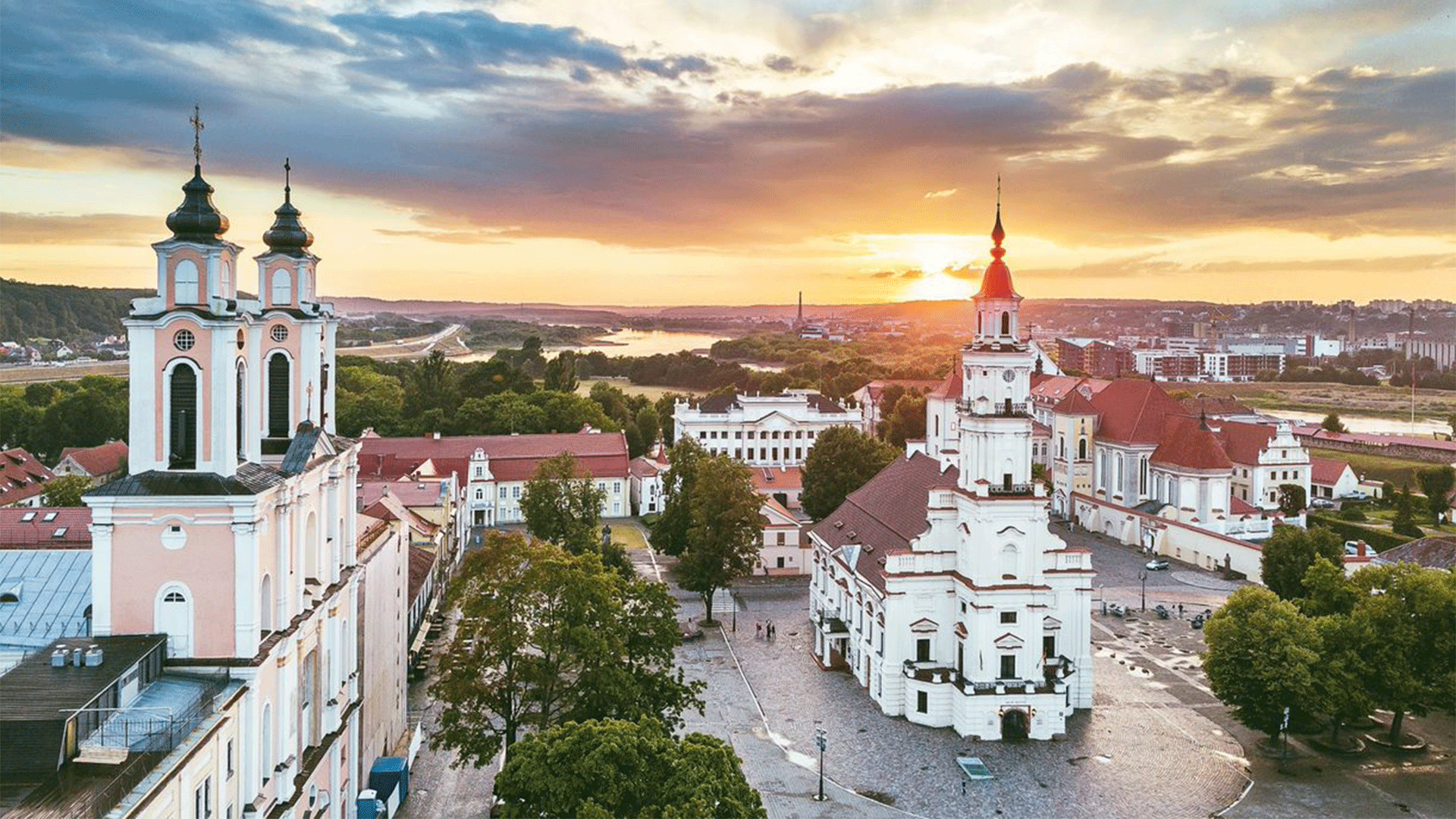 lithuania-kaunas-old-town-panoramic