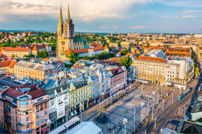 Vista aérea da paisagem urbana de Zagreb